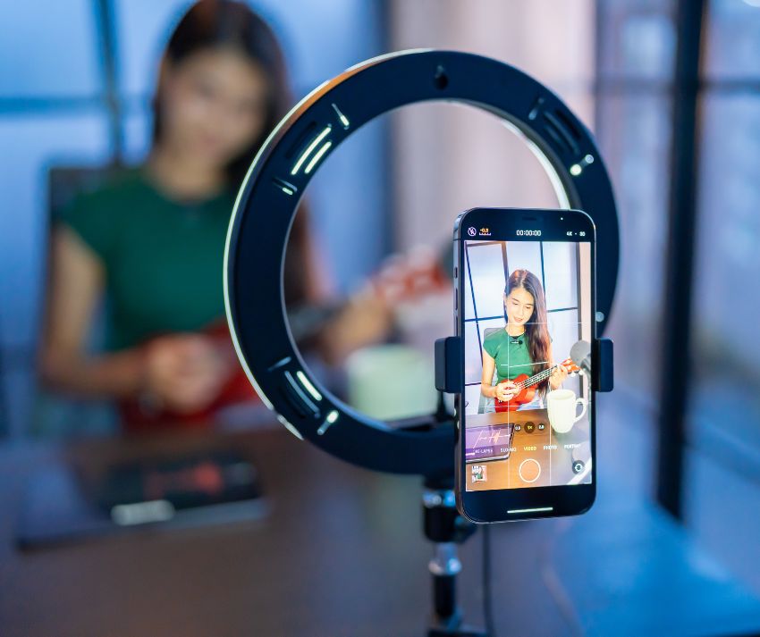 Cosa pubblicare su Instagram? Racconta il dietro le quinte della tua attività.